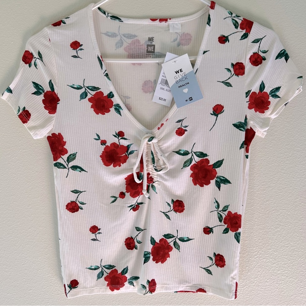Me to We floral crop top